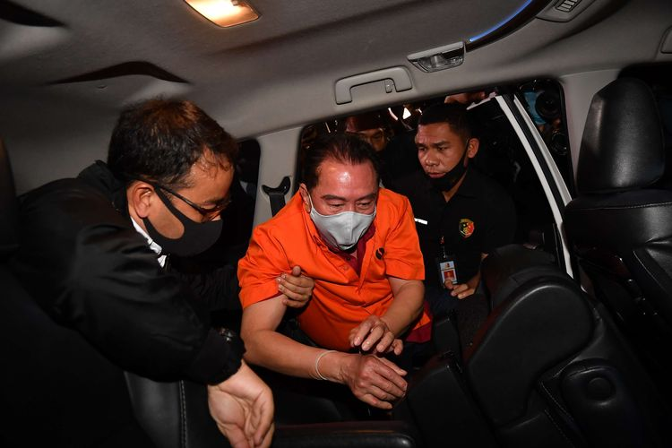Buronan Kelas Kakap Djoko Tjandra Berhasil Diringkus, Mahfud MD: Alhamdulillah, Saya Langsung Sujud Syukur