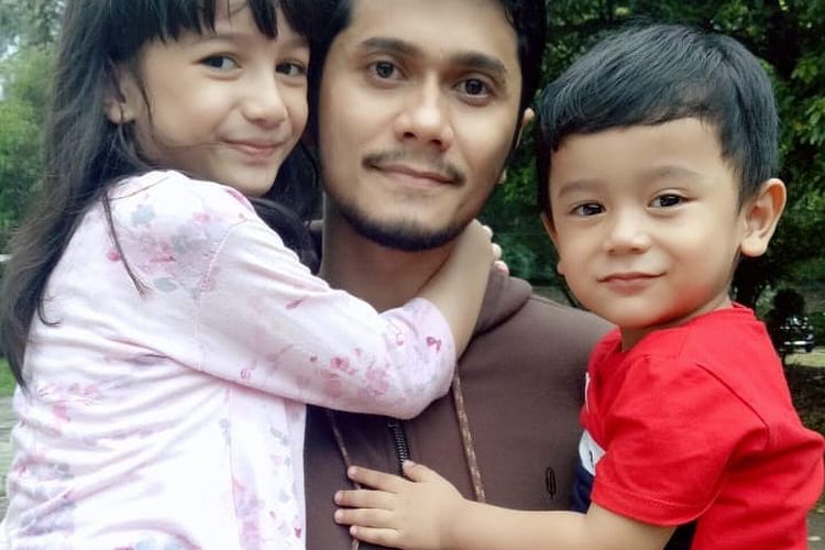Lagi Bahagia-bahagianya Asuh Anak Pertama, Aktor FTV Ini Malah Ditinggal Mati Sang Istri, Kini Sudah Move On dengan Istri Kedua