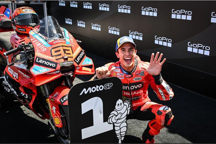 Valentino Rossi Masih Menarik untuk Dihancurkan Marc Marquez, 1 Rekor Gelar  Juara Dunia Diramal Tamat pada MotoGP 2026 - Bolasport.com
