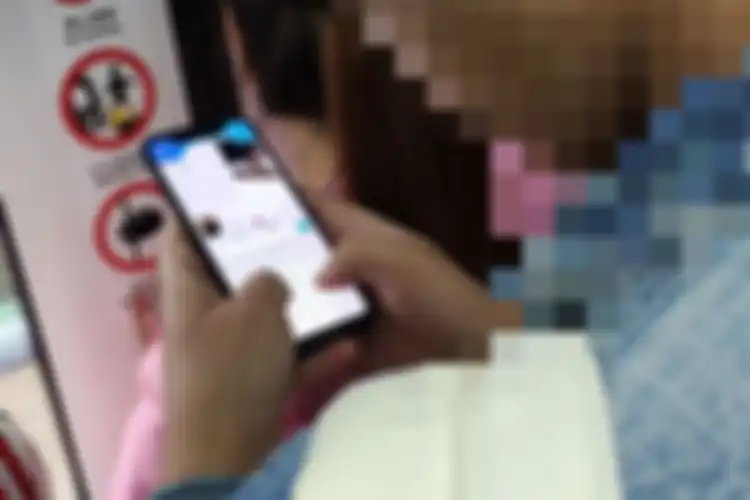 Ponsel yang di duga Xiaomi Mi 8
