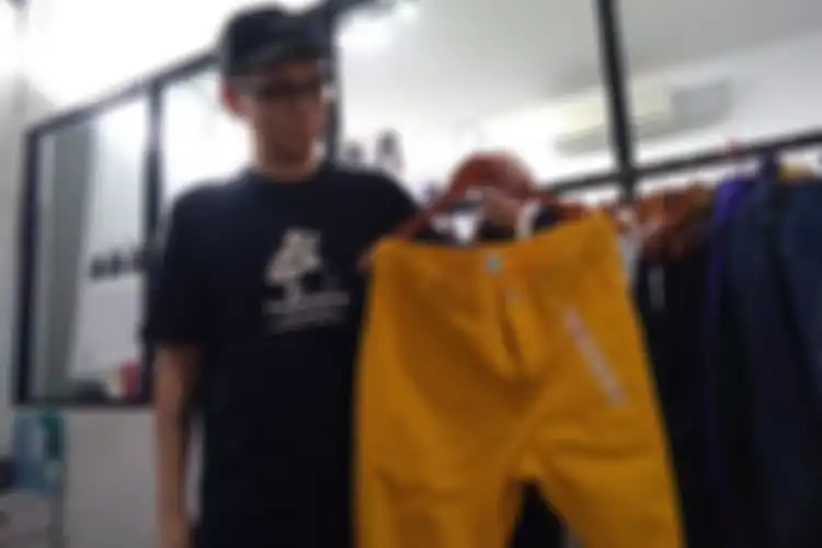Salah satu koleksi colorful PMP yang diminati Urban Outfitters