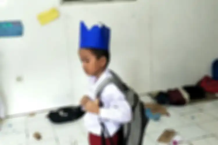 Ditelantarkan Orang Tua hingga Nenek Sakit, Karim Bocah 3 SD Berangkat Sekolah Sendiri saat Subuh Miliki Cita-cita Jadi Tentara