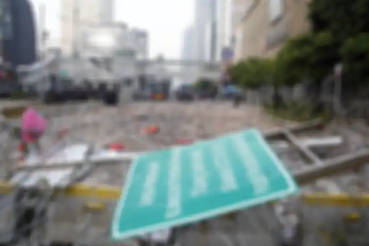Suasana pasca-kerusuhan di sekitaran Jalan MH Thamrin, Jakarta, Kamis (23/5/2019). 