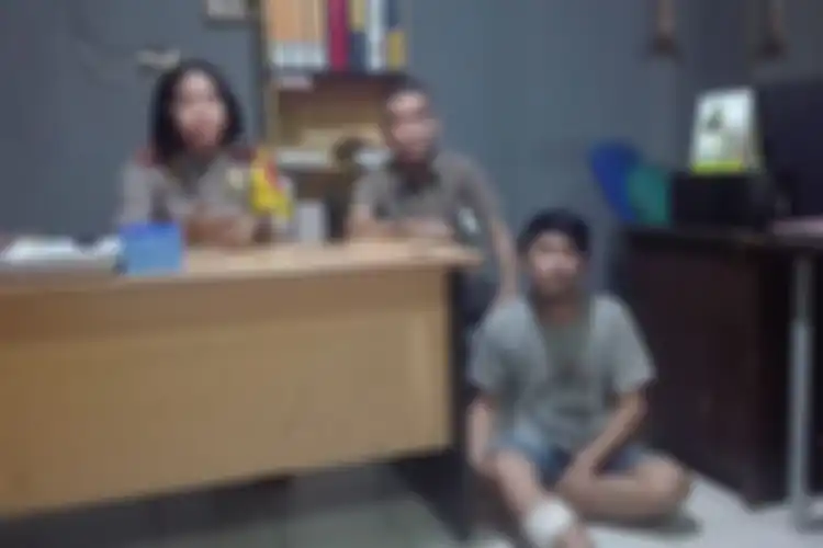 Tersangka Jagad (27) yang telah membunuh Ita alias Irwan Effendi (56) (Foto: Aji YK Putra)