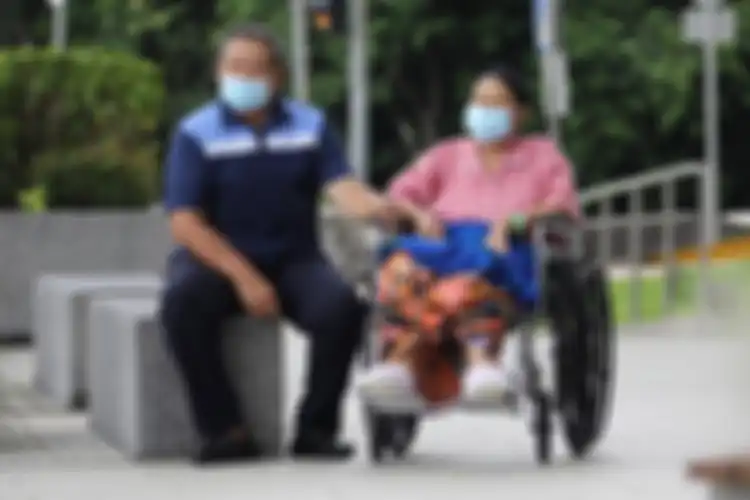 Susilo Bambang Yudhoyono menemani istrinya Ani Yudhoyono selama dirawat di Singapura.
