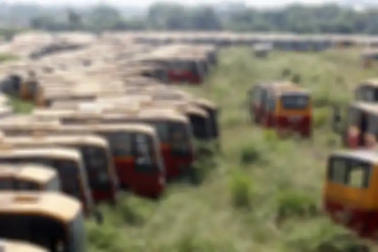 Ratusan bus Transjakarta mangkrak di Dramaga, Bogor, Jawa Barat bakal dilelang