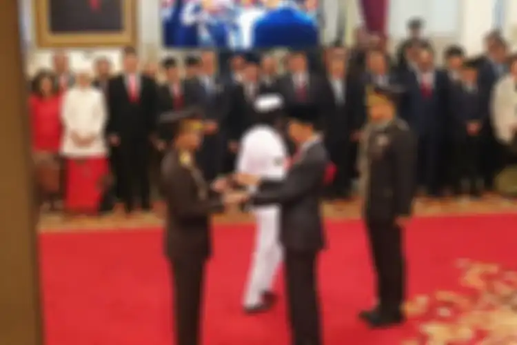 Presiden Joko Widodo melantik Komisaris Idham Azis sebagai Kapolri, Jumat (1.11.2019) pagi. Pelantikan berlangsung di Istana Negara, Jakarta, pukul 09.30 WIB. 