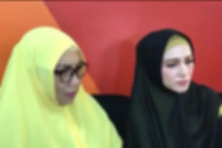 Benazir Endang dan Ibunya saat ditemui di kawasan Tendean, Jakarta Selatan, Rabu (28/11/2019). 