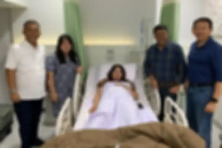 Puput Nastiti Devi melahirkan, Djarot jenguk istri sahabatnya, Ahok di rumah sakit