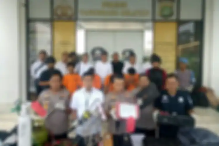 Jajaran Polres Tangerang Selatan menangkap komplotan pembobol ATM yang melarikan diri usai beraksi di minimarket kawasan Pondok Kacang, Pondok Aren, Tangerang Selatan.