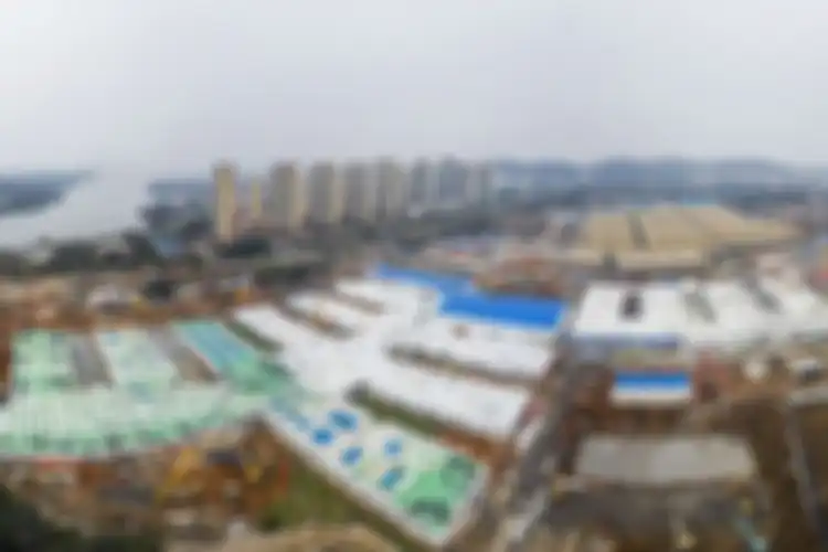  Pemandangan udara pembangunan rumah sakit Huoshenshan (Gunung Dewa Api) di Wuhan, Hubei, China, Minggu (2/2/2020). Huoshenshan, rumah sakit darurat khusus pasien corona dengan kapasitas 1.000 tempat tidur tersebut dibangun hanya dalam waktu 8 hari, dimulai pada 25 Januari lalu.