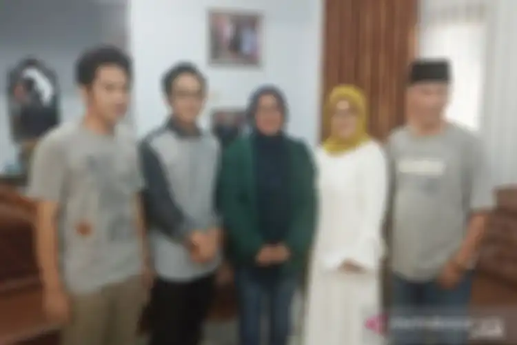Bupati Bogor Ade Yasin saat mengunjungi kediaman Yusuf