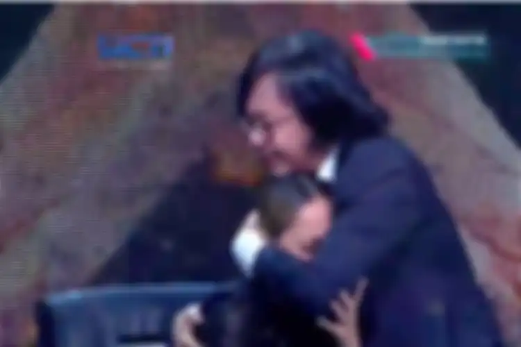 BCL menangis dipelukan Ari Lasso