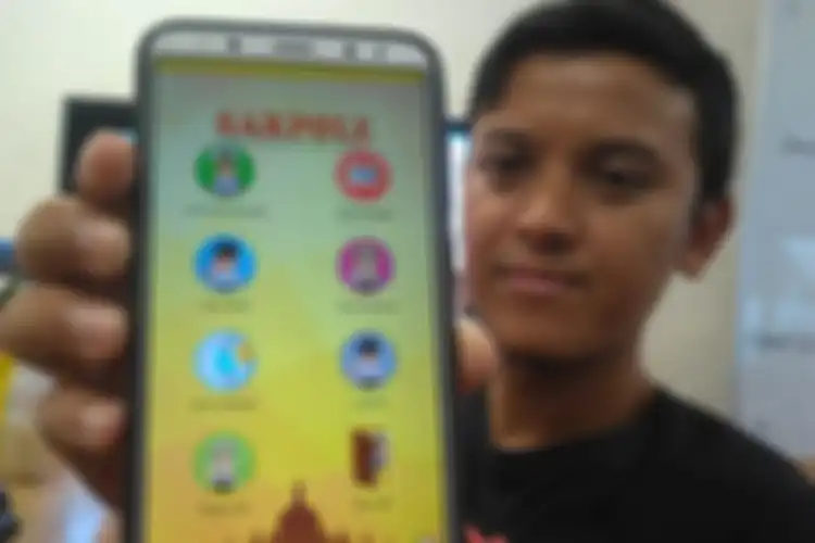 Aplikasi SAKPOLE yang membantu masyarakat bayar pajak kendaraan secara online