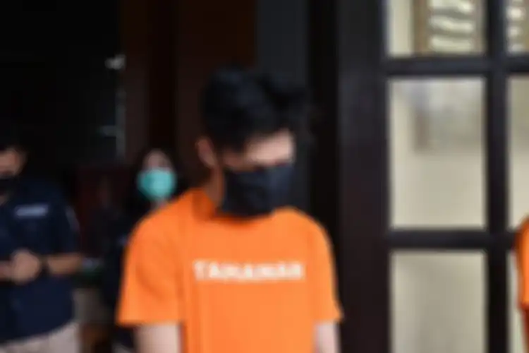 Alasan Konyol Ferdian Paleka Bikin Video Prank Sembako Sampah ke Waria