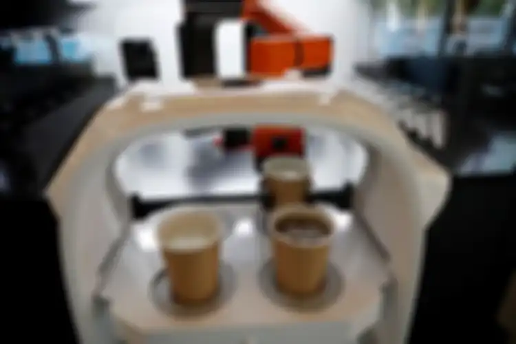 Nampan pada robot waiter