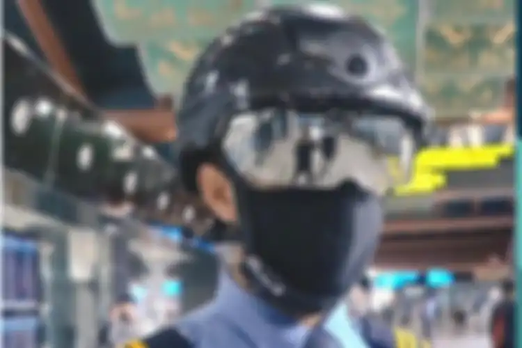 Helm satpam Bandara Soekarno-Hatta ini tembus Rp 95 jutaan.