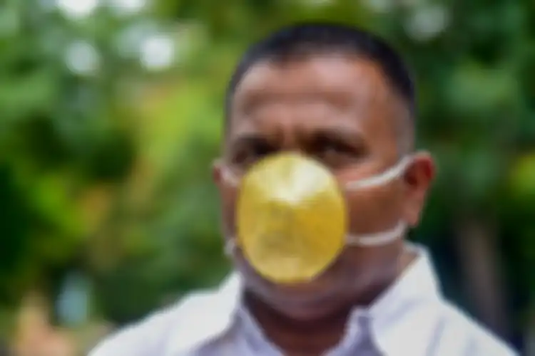 Orang Kaya India Beli Masker Emas, Harganya Setara 11.400 Porsi Sempol