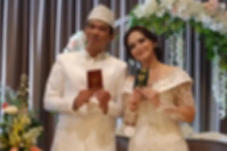 Angelica Simperler dan Suaminya, Rico Hidros Daeng