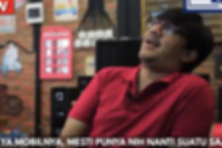 Andre Taulany saat berbincang dengan Merry Riana ( Bidikan kanal Youtube Merry Riana)
