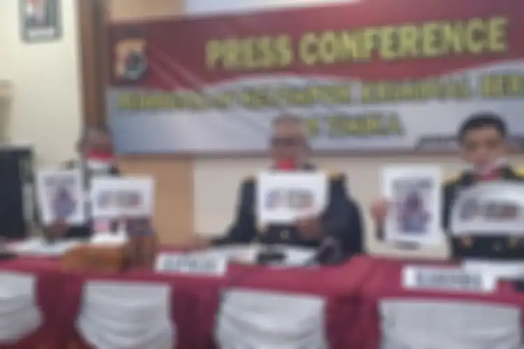 Kapolda Papua, Irjen Paulus Waterpauw bersama Pangdam XVII/Cenderawasih, Mayjen Herman Hasaribab dan Kabinda Papua, Mayjen Abdul Haris Napoleon saat konferensi pers Senin (17/8/2020)