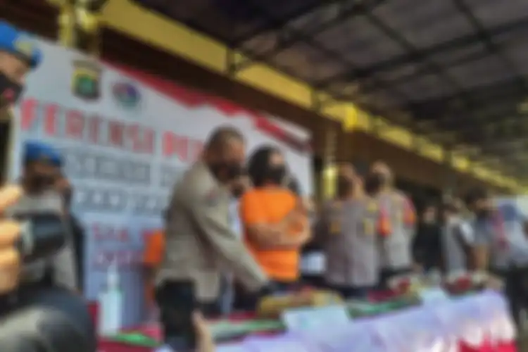 Jumpa pers terkait penangkapan drummer J-Rocks, Anton Rudi Kelces atas kasus dugaan penyalahgunaan narkotika jenis ganja di Polres Metro Pelabuhan Tanjung Priok pada Sabtu (22/8/2020)