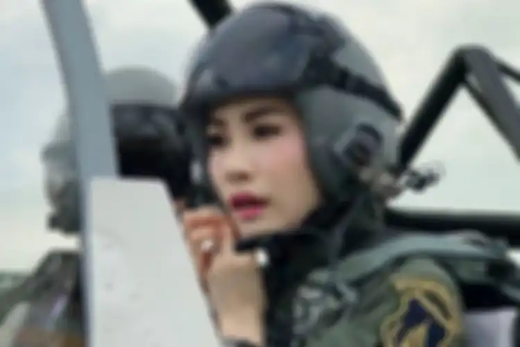 selir Raja Thailand Maha Vajiralongkorn, yakni Sineenat Bilaskalayani atau dikenal sebagai Sineenat Wongvajirapakdi 