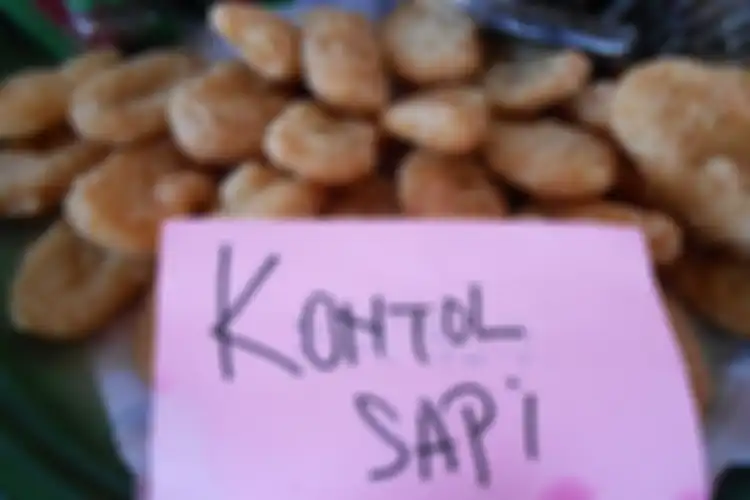 Jajanan pasar, kue kontol sapi