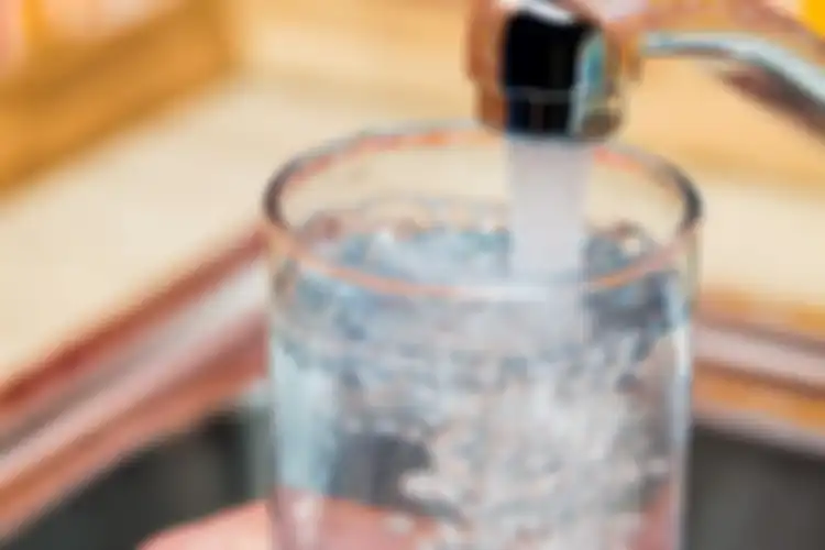 Banyak minum air putih salah satu cara terhindar paparan polusi udara.