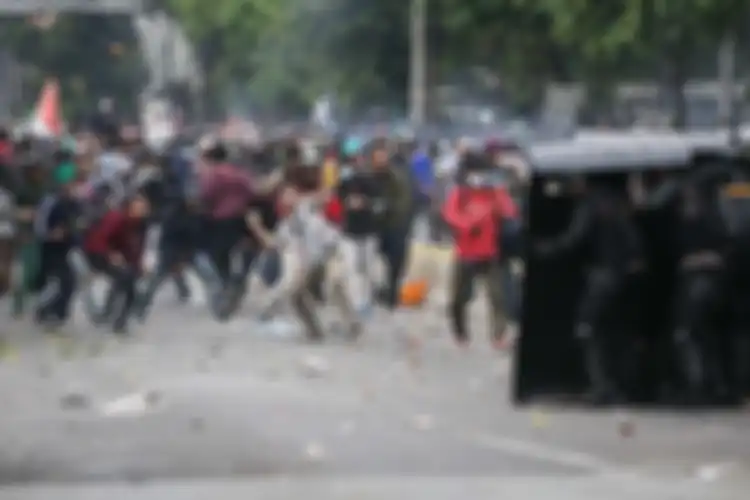 Demo penolakan UU Cipta Kerja di depan Istana Negara yang berakhir ricuh