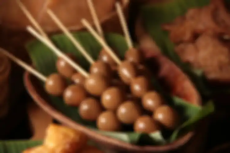 Sate telur puyuh kecap
