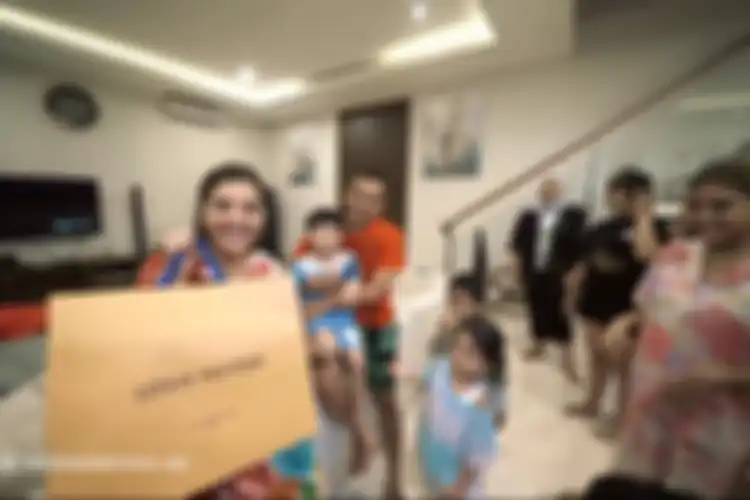 Penyanyi Ashanty berulang tahun ke-37 dengan menerima kado dari Atta Halilintar, Rahu (4/11/2020).