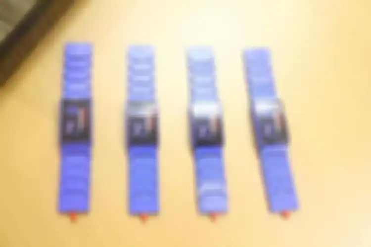 Pusat Penelitian Elektronika dan Telekomunikasi Lembaga Ilmu Pengetahuan Indonesia (P2ET LIPI) meluncurkan alat monitoring berbasis wearable device bernama Si-Monic (Smart Innovated Monitoring for Covid-19).