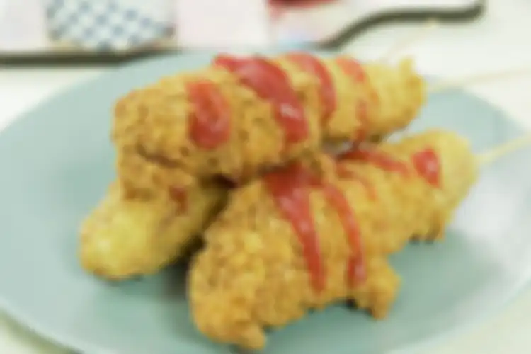 Corn Dog, makanan ringan yang dalam beberapa waktu terakhir kian populer setelah muncul dalam film drama Korea Start Up.