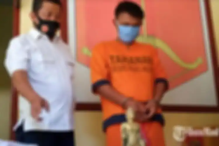 Petani asal Desa Argotirto Kabupaten Malang mengaku sebagai dukun dalam rilis Polsek Gondanglegi