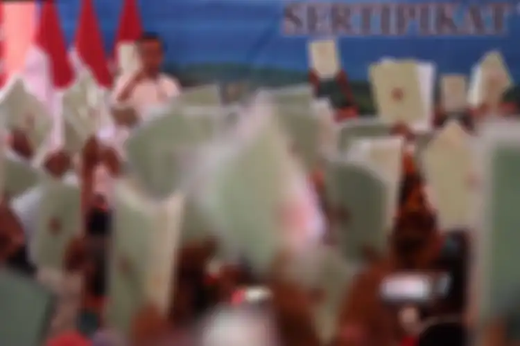 Ilustrasi-Presiden Joko Widodo dalam acara penyerahan sertifikat tanah di Samosir, Sumut, Selasa (30/7/2019). 