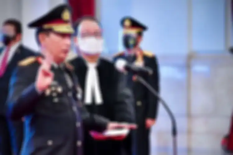 Calon Kapolri Komjen Pol Listyo Sigid Prabowo mengikuti upacara pelantikan yang dipimpin Presiden Joko Widodo di Istana Negara, Jakarta, Rabu (27/1/2021). Listyo Sigid Prabowo dilantik menjadi Kapolri menggantikan Idham Azis yang memasuki masa pensiun. 