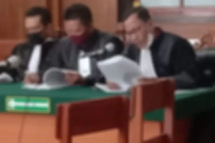 Kuasa Hukum Ardi Pratama Saat Membacakan Esepsi Beberapa Waktu Saat Sidang Di PN Surabaya