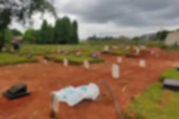 Makam dibongkar, jenazah Covid-19 di Parepare dikabarkan dicuri.