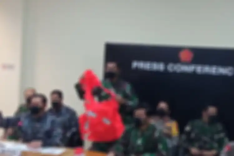 Escape Suit MK 11 atau baju keselamatan awak kapal KRI Nanggala 402