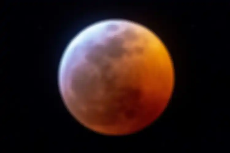 Foto gerhana bulan total. Cara memotret gerhana bulan total dengan HP yang bisa kita lakukan di rumah. 