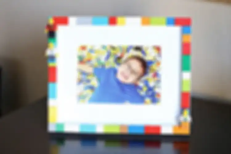 Bingkai foto unik dari lego. Cara membuat bingkai foto unik, ternyata bisa segampang ini. 