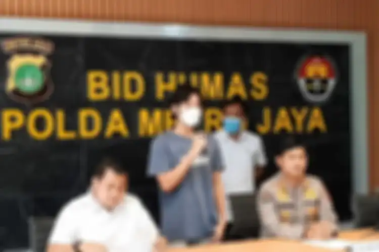 Naufal Samudra dalam jumpa pers terkait penangkapannya di Polda Metro Jaya, Sabtu (8/1/2022).