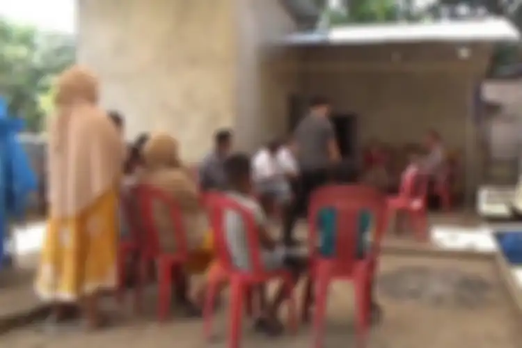 Suasana rumah duka Rusli Daeng Sutte (39) warga Dusun Bontoloe, Desa Bontoloe, Kecamatan Galesong, Kabupaten Takalar, Sulsel, ditahan oleh seorang rentenir yang menagih utang.