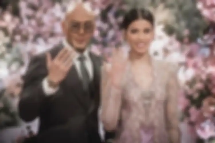 Deddy Corbuzier dan Sabrina Charunnisa 
