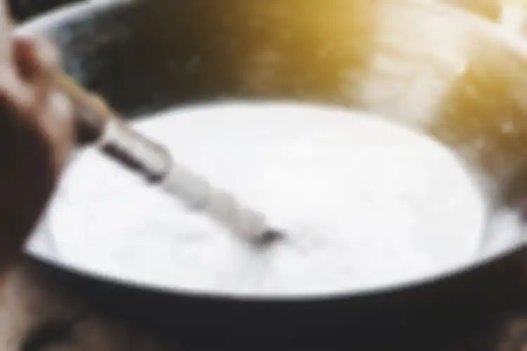 Ternyata ada kebiasaan sepele yang bisa bikin santan jadi gampang pecah saat lagi di masak.