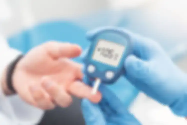 Diabetes bisa disembuhkan kalau Anda rutin meminum air rebusan 5 lembar daun alpukat