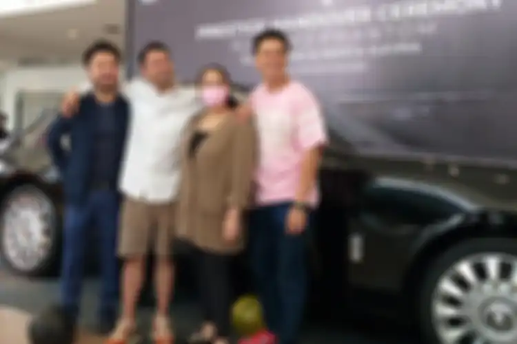 Raffi Ahmad dalam acara penyerahan mobil Rolls Rolls Royce Phantom untuk Nagita Slavina, yang ia beli dari pengusaha Rudy Salim, di kawasan Pluit, Jakarta Utara, Minggu (19/6/2022).