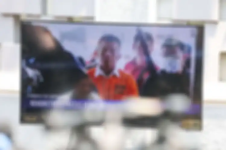 Tangkapan layar menunjukkan Ferdy Sambo saat proses rekonstruksi pembunuhan Brigadir J di rumah pribadi Ferdy Sambo di Jalan Saguling, Duren Tiga., Jakarta Selatan, Selasa (30/8/2022). 