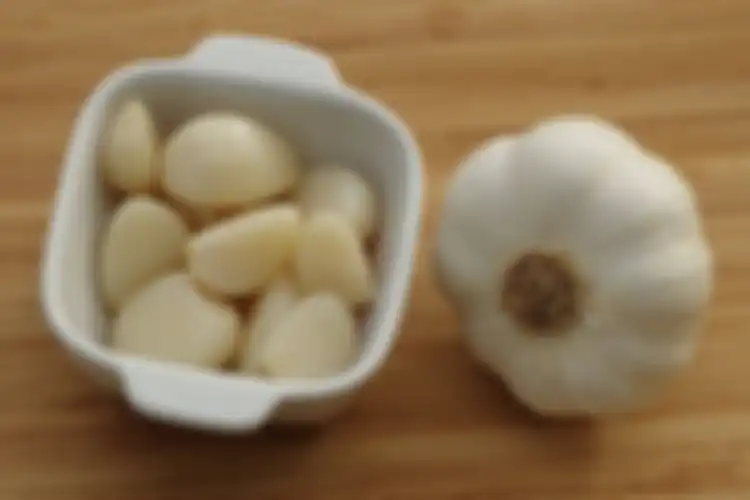 Cuma modal bawang putih bisa bantu mengatasi gigi berlubang